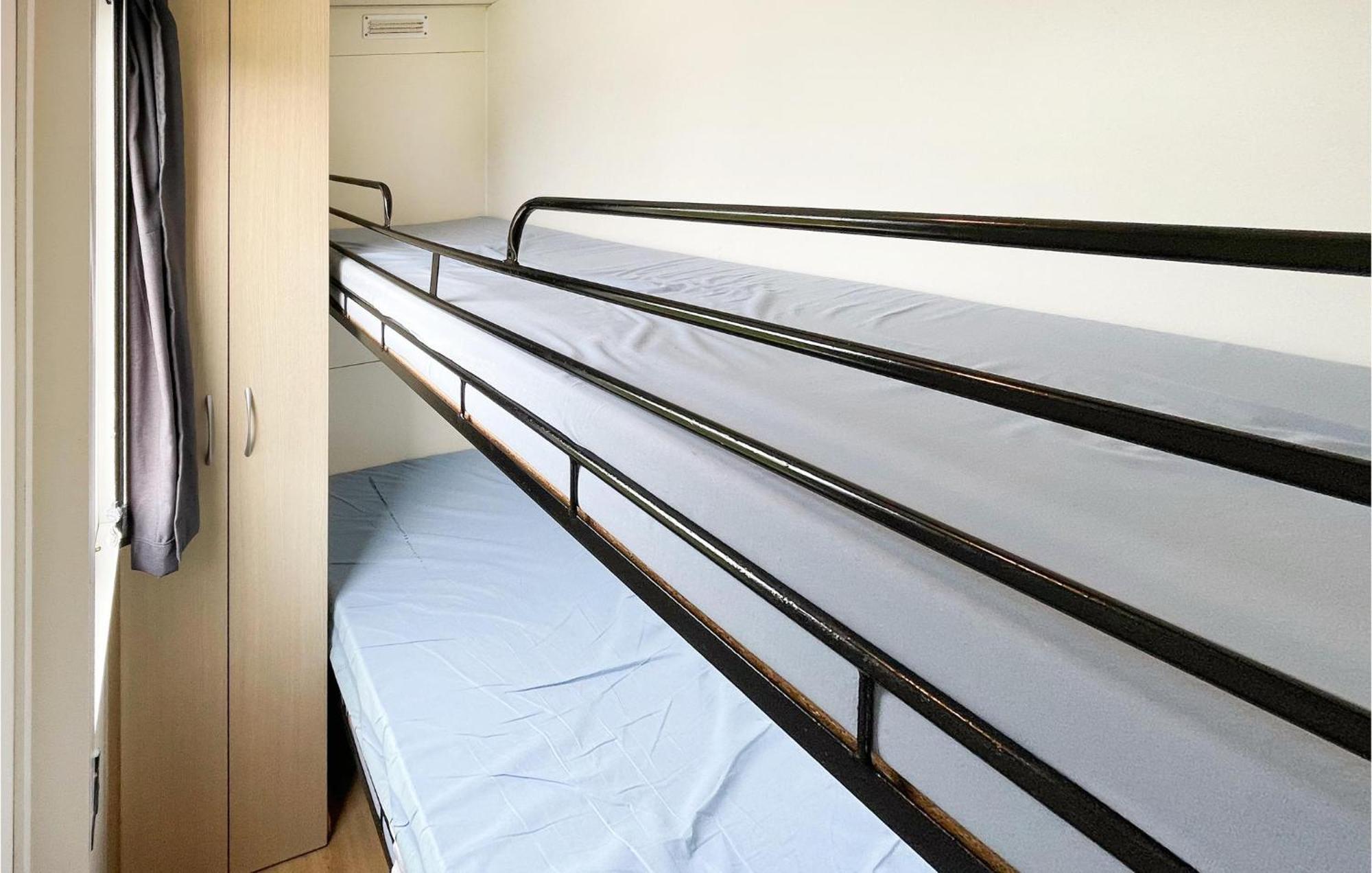 Gorgeous Home In Tzummarum With Wifi 외부 사진