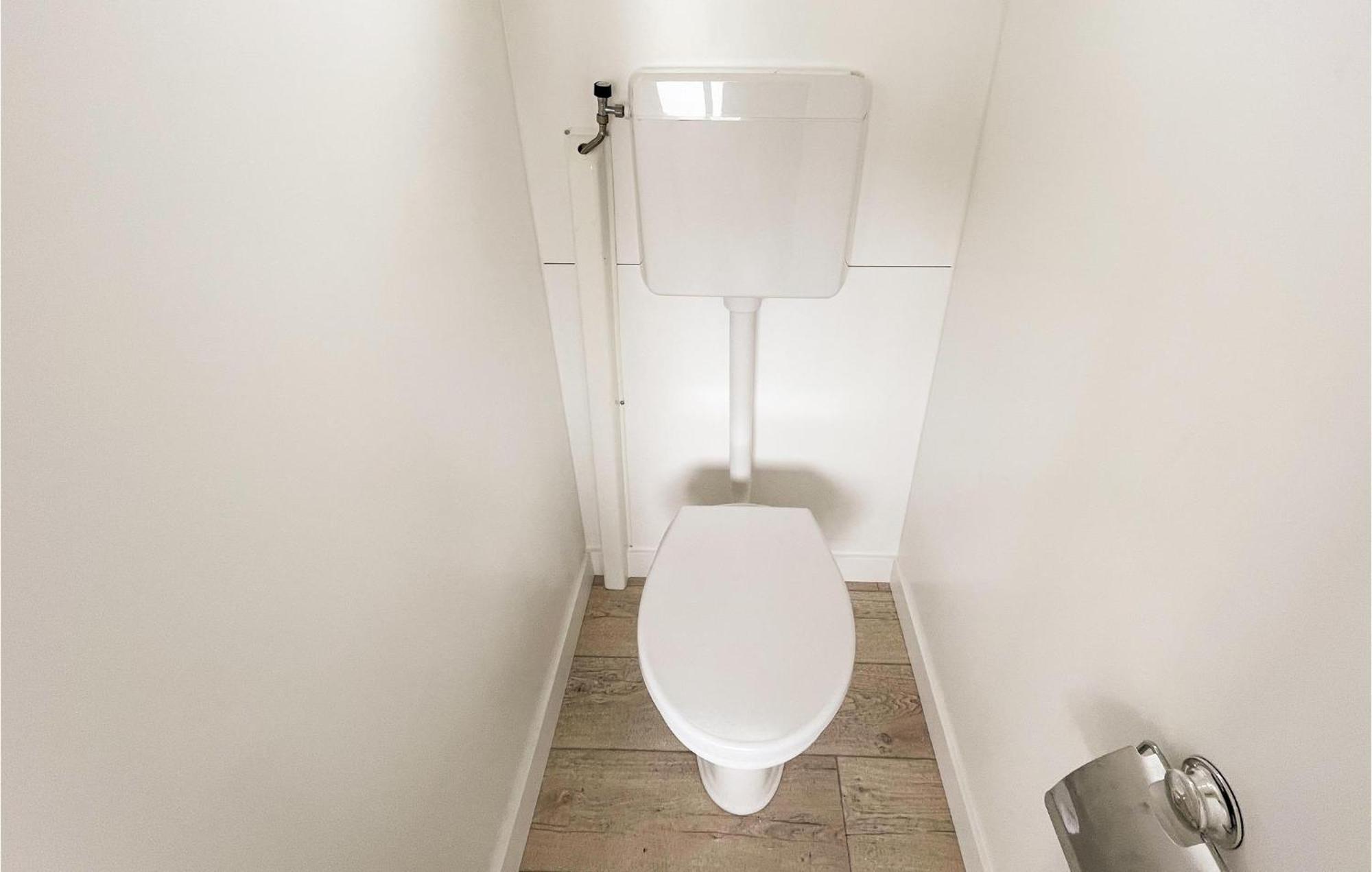 Gorgeous Home In Tzummarum With Wifi 외부 사진